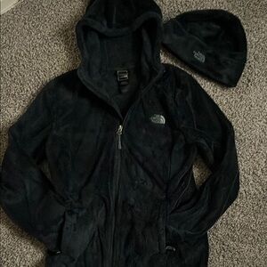 The North Face Dark Green Fleece Jacket and Hat Set